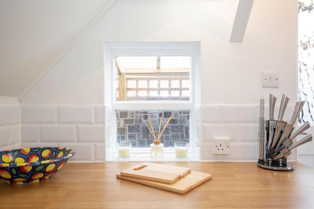 Willa 3 Bed House/Garden/Wi-Fi/Parking/Central Location Guildford Zewnętrze zdjęcie
